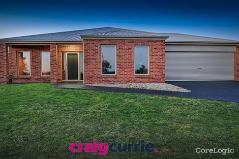 Property photo of 8 Laurina Link Pakenham VIC 3810