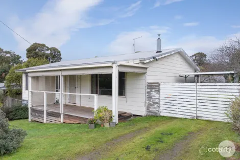 24 Semmens Ave, Creswick, VIC 3363