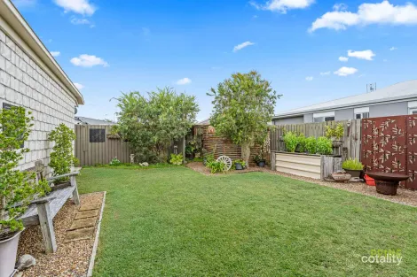 Property photo of 24 Ronaldo Way Urangan QLD 4655