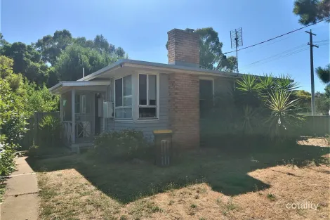 121 HIGH ST, WEDDERBURN, VIC 3518