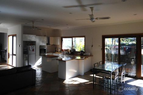 Property photo of 8 Erica Crescent Georges Hall NSW 2198