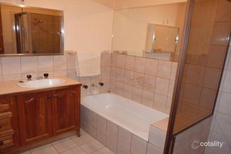 Property photo of 2/37 Roland Avenue Strathmore VIC 3041