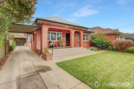 6 Wooden St, Turvey Park, NSW 2650