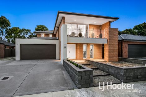 Property photo of 42 Royaloak Crescent Cranbourne East VIC 3977