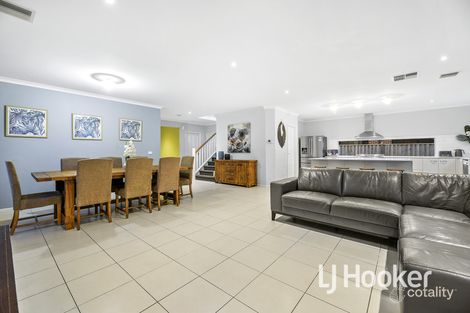 Property photo of 42 Royaloak Crescent Cranbourne East VIC 3977