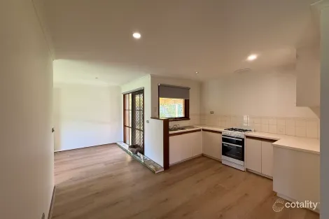 Property photo of 5 Camdale Close Hampton Park VIC 3976