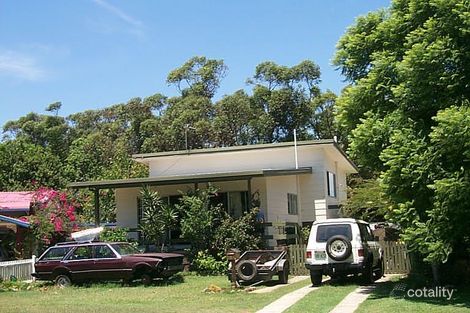 8 Deagon Dr, Runaway Bay, QLD 4216