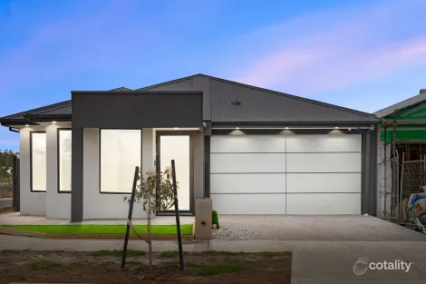 15 Butterfly Cres, Mickleham, VIC 3064