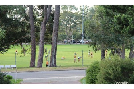 3/6 Kitchener Rd, Melville, WA 6156