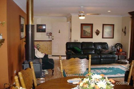 Property photo of 19 Saint Leger Court Yamanto QLD 4305