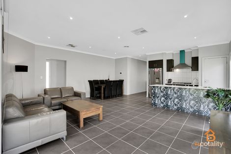 Property photo of 61 Rose Grange Boulevard Tarneit VIC 3029