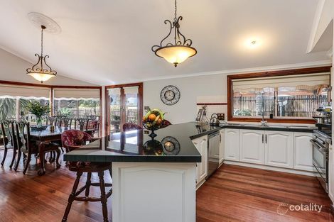 Property photo of 34 Carbon Crescent Mill Park VIC 3082