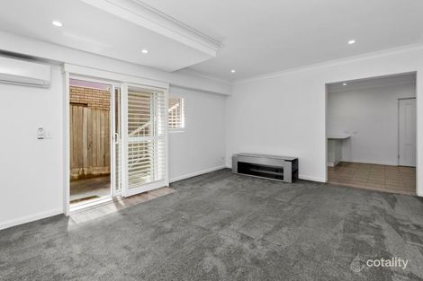 Property photo of 1 Vale Avenue Dee Why NSW 2099