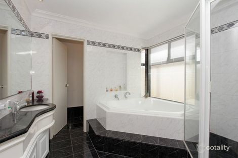 Property photo of 7 Houghton Close South Guildford WA 6055