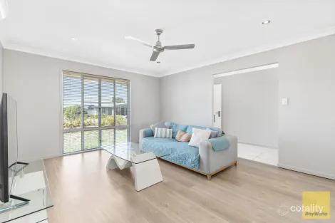 Property photo of 42 Mayfair Drive Emerald QLD 4720