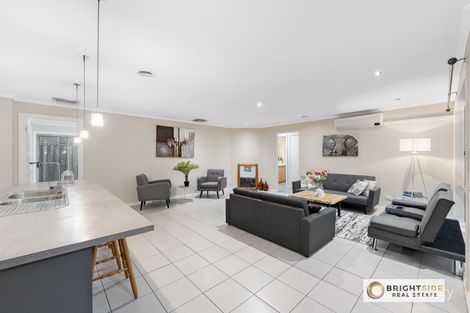 Property photo of 18 Forest Oak Court Cranbourne VIC 3977