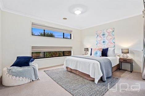 Property photo of 2 Mandora Grange Tarneit VIC 3029