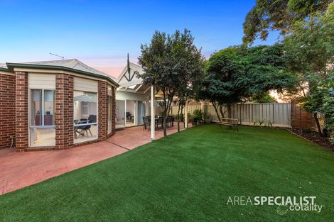 Property photo of 34 Ranmore Grove Caroline Springs VIC 3023