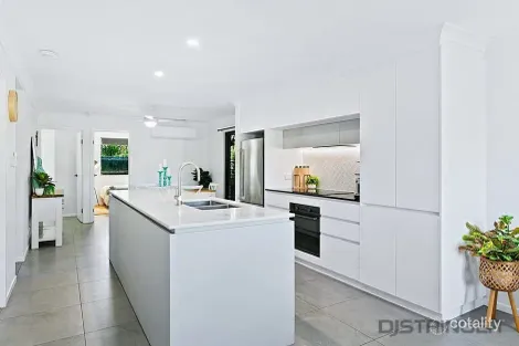 11 Russell Way, Tweed Heads South, NSW 2486