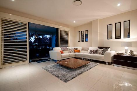 Property photo of 3188 Riverleigh Drive Hope Island QLD 4212