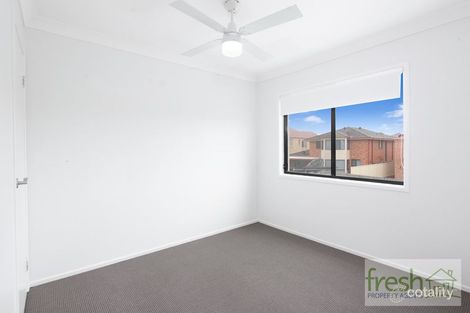 Property photo of 32 Candlenut Grove Parklea NSW 2768