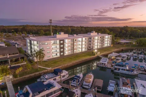 225/3-5 Spinnaker Dr, Sandstone Point, QLD 4511