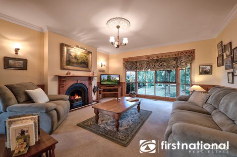 Property photo of 21 Edrington Park Drive Berwick VIC 3806