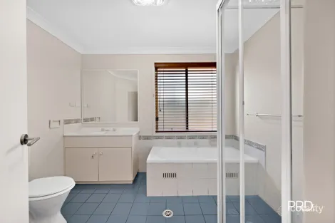 Property photo of 8 Thornbill Crescent Glenmore Park NSW 2745