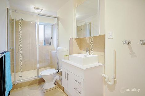 Property photo of 2/6-10 Farnham Court Flemington VIC 3031