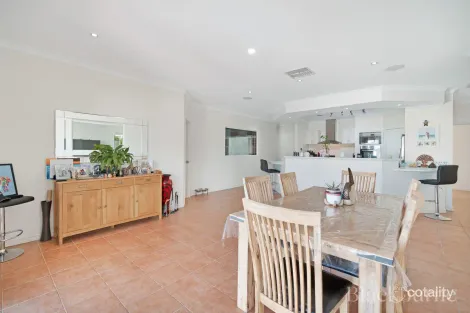 Property photo of 2 Abilene Link Success WA 6164