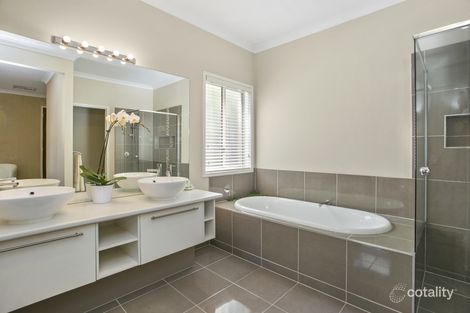 Property photo of 17 Lilly Pilly Mews Ocean Grove VIC 3226