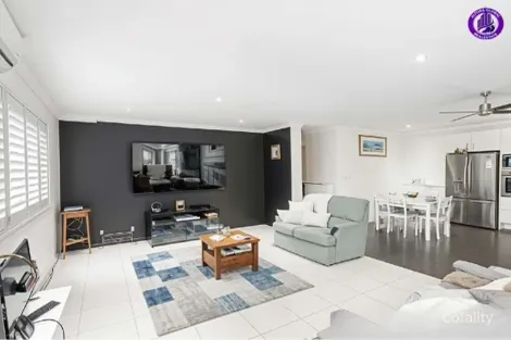 Property photo of 15 Sandpiper Street Beachmere QLD 4510