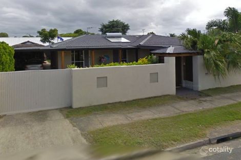 Property photo of 28 Allden Avenue Labrador QLD 4215