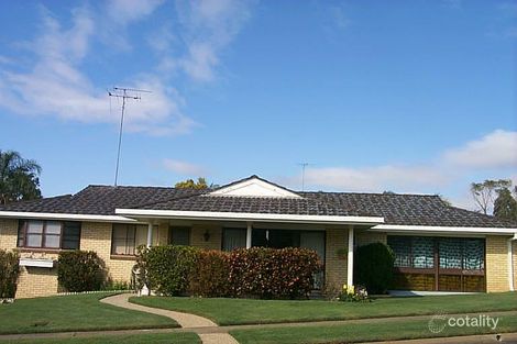 39 Honeysuckle St, Mansfield, QLD 4122