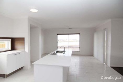 Property photo of 15 Beachview Parade Point Cook VIC 3030
