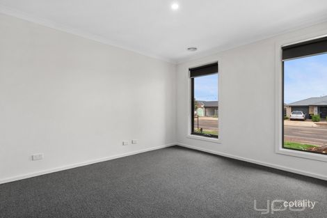 Property photo of 51 Adelong Boulevard Cobblebank VIC 3338