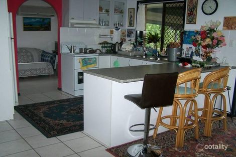 Property photo of 16 Bairnsdale Court Helensvale QLD 4212