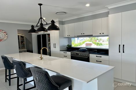 2 Periwinkle Cres, Toogoom, QLD 4655