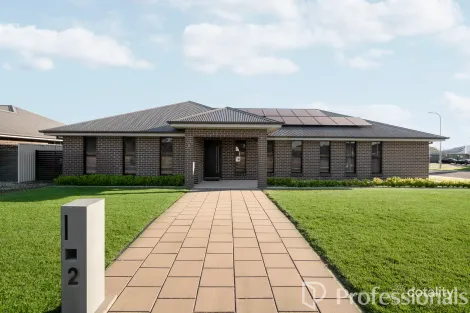 2 Saltram Cct, Eglinton, NSW 2795