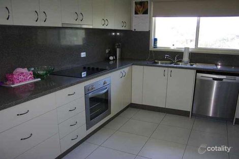 Property photo of 18 Bryant Court Silkstone QLD 4304