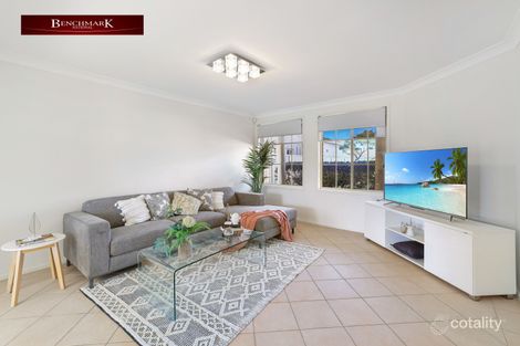 Property photo of 33 Fernleaf Court Wattle Grove NSW 2173