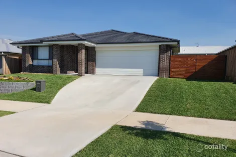 32 Meares Cct, Thrumster, NSW 2444