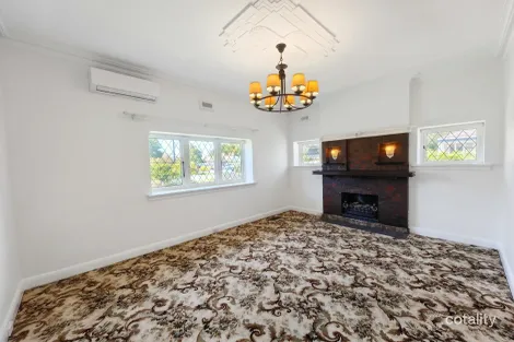 Property photo of 20 Newham Grove Ormond VIC 3204