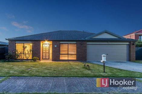 11 Hasluck Cres, Lynbrook, VIC 3975