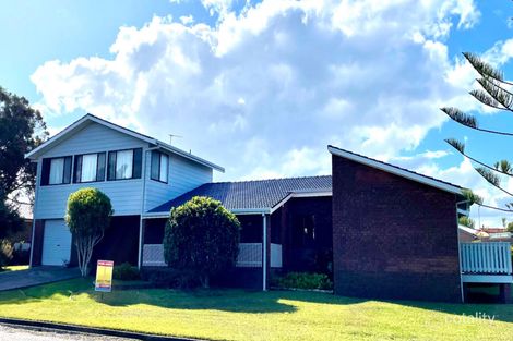 Property photo of 11 Rushby Drive Old Bar NSW 2430