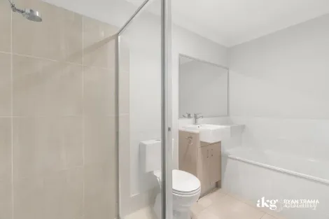 Property photo of 3/8-12 Wattlebrush Court Park Ridge QLD 4125