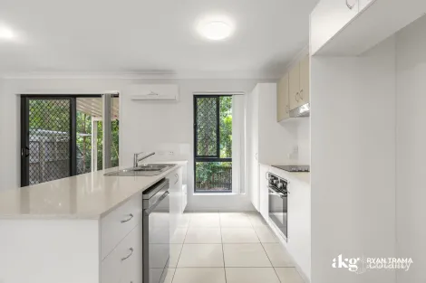Property photo of 3/8-12 Wattlebrush Court Park Ridge QLD 4125