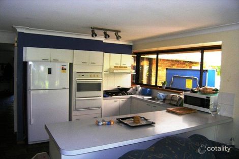 Property photo of 12 Woodview Avenue Lisarow NSW 2250