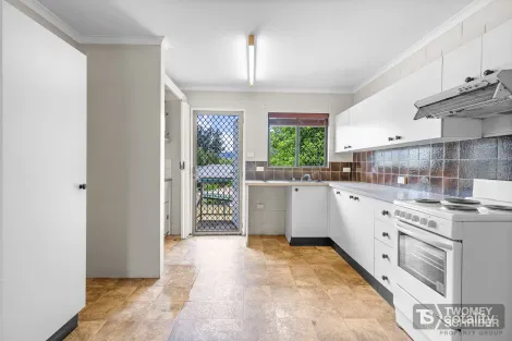 11/9 Vivian Cl, Westcourt, QLD 4870