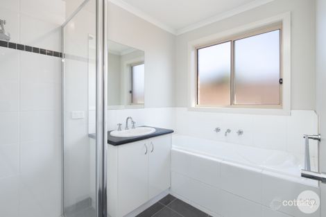 Property photo of 3 Cloud Close Redan VIC 3350